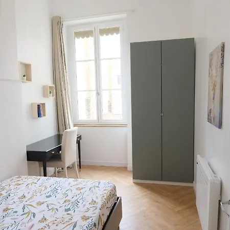 De Beau Standing Apartment *